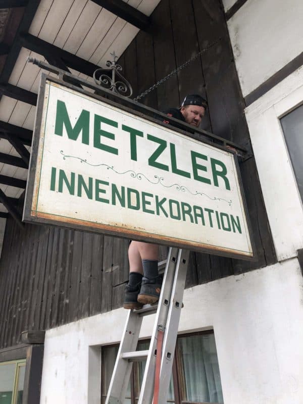 Antiker Gusseisenrahmen mit Werbeschild Doppelseitig - Image 2