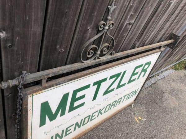 Antiker Gusseisenrahmen mit Werbeschild Doppelseitig