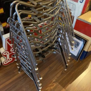 Eames Stacking Bases zu Hermann Miller Stuhl