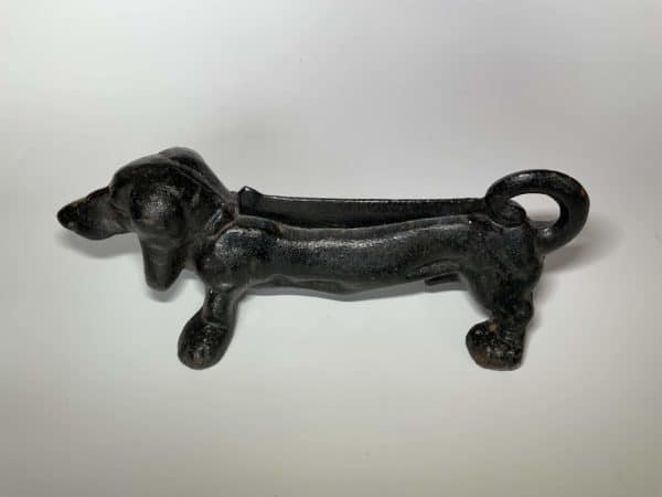Fussabtreter in Dackelform aus Gusseisen