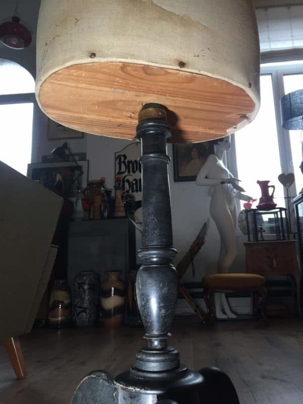 Alte Schaufensterpuppe auf Holzsockel - Image 3