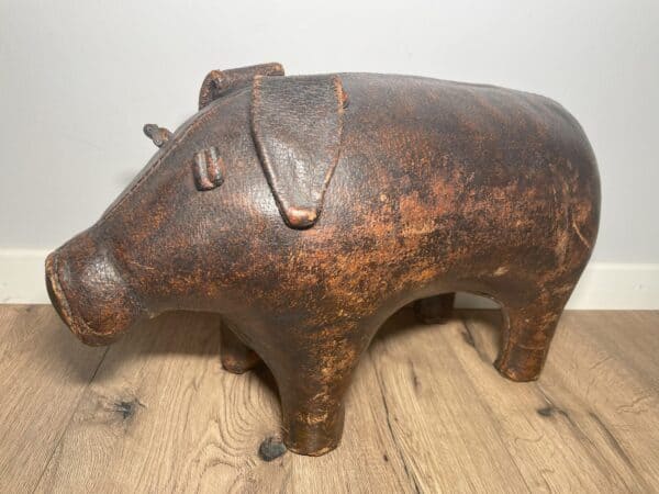 Ottomane "Schwein" von Dimitri Omersa