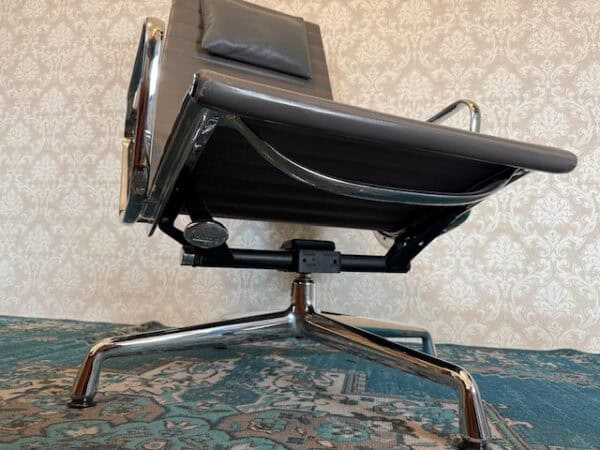 Vitra Eames Aluminium Chair EA 124 Sessel Chair – Bild 2