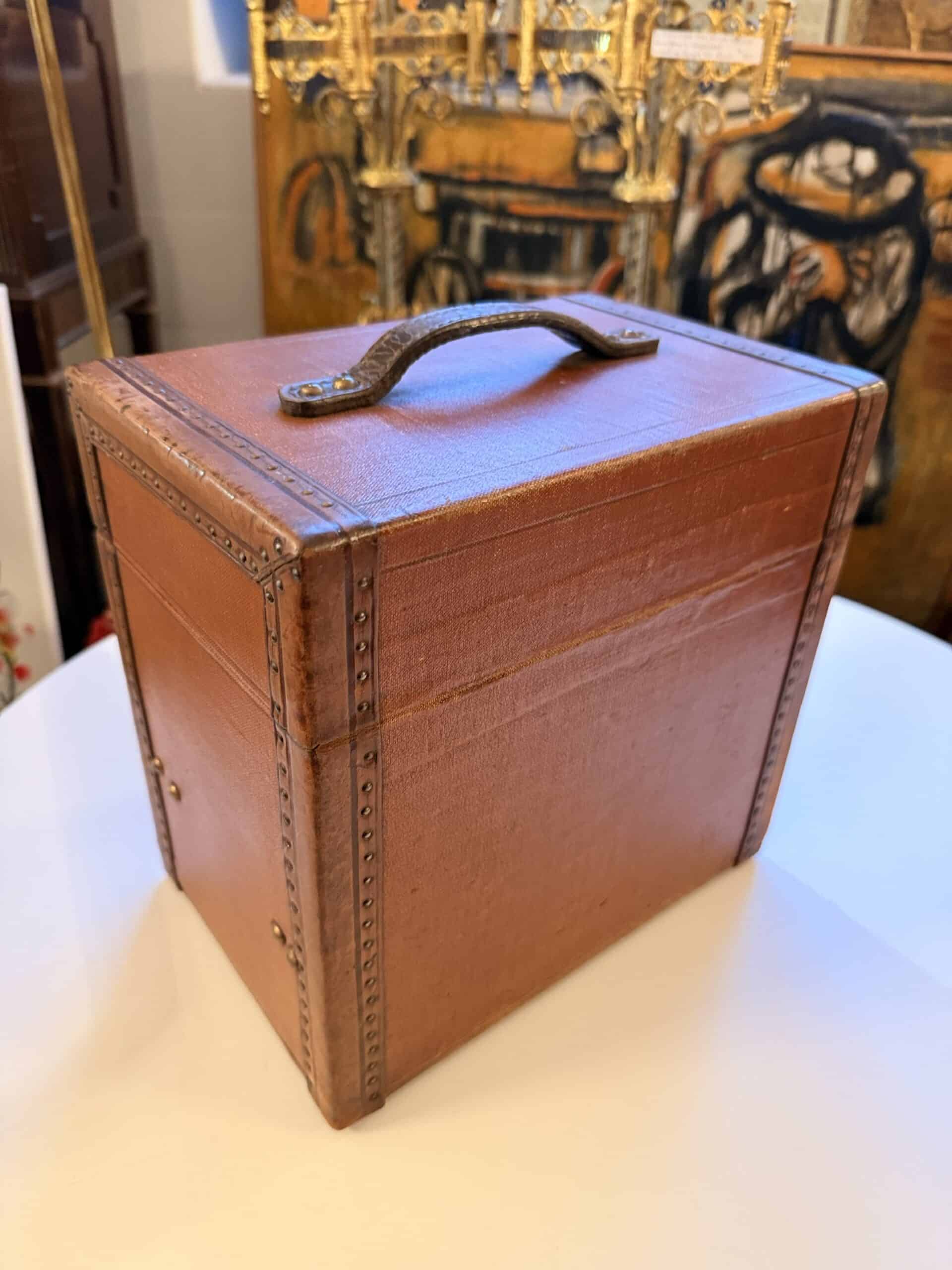 Kleiner antiker Reisekoffer um 1900 – Bild 4